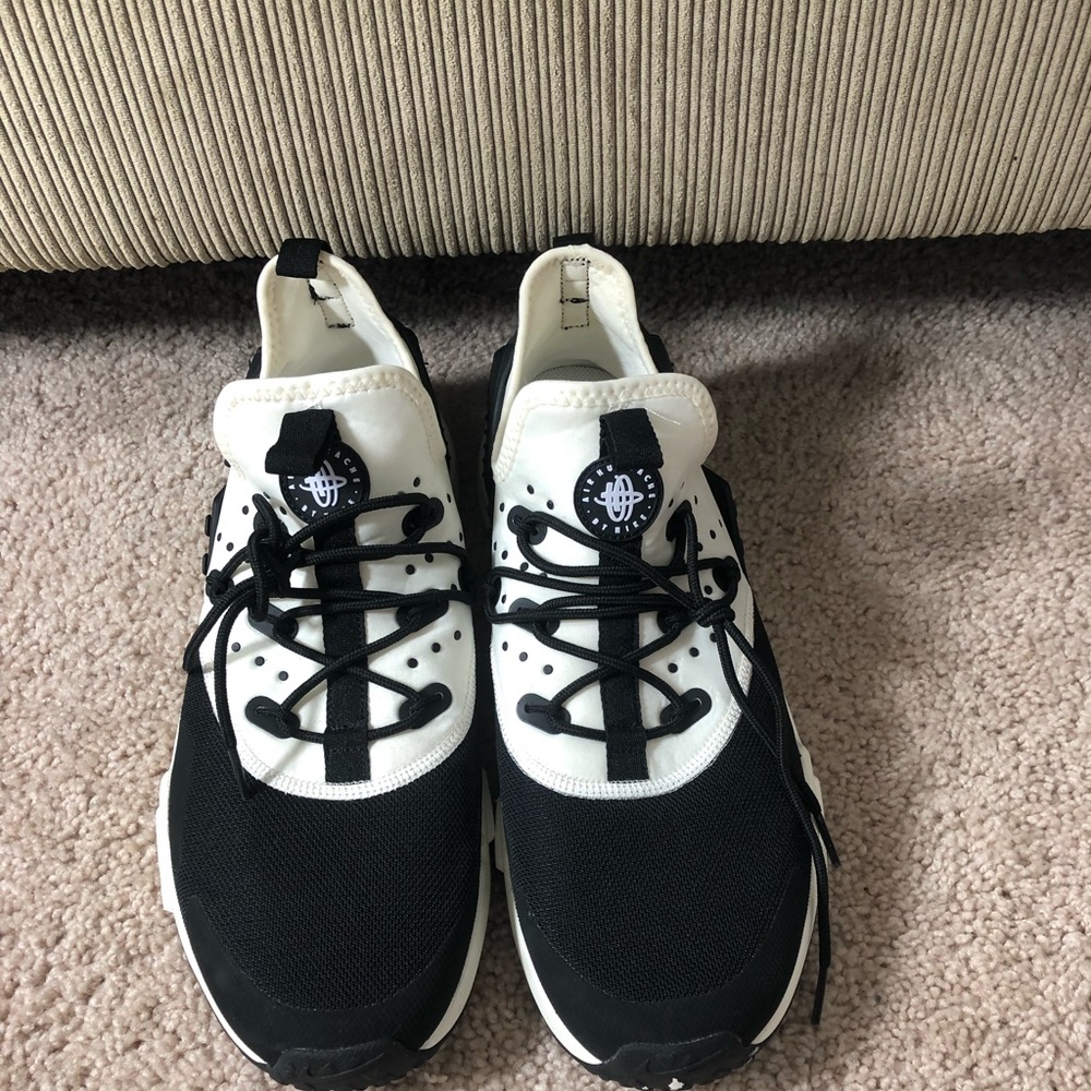 Nike air hurrache shoes